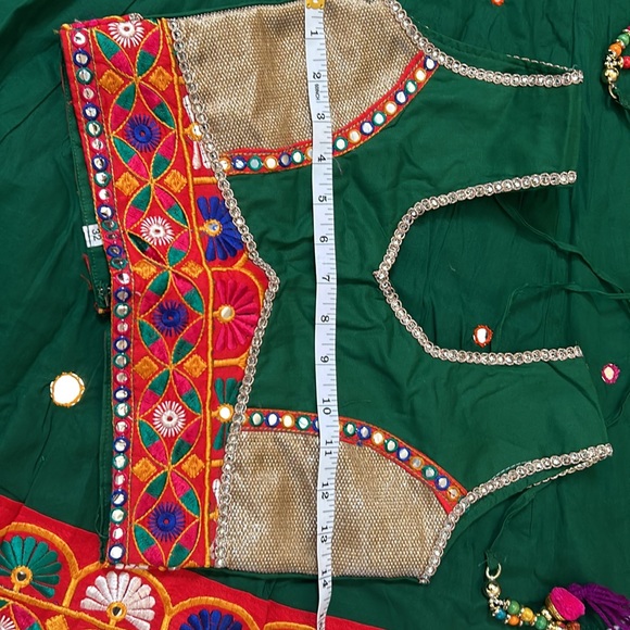 Dark green chaniya with matching blouse very pretty - Picture 8 of 8